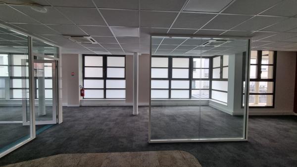 Location bureaux à Boulogne-Billancourt avec jardin privatif