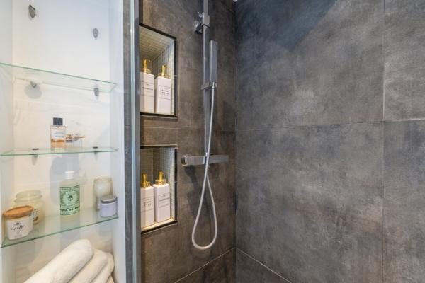 T3 lumineux & impeccable dans une copropriété rénovée & calme proche de tous commerces & transports