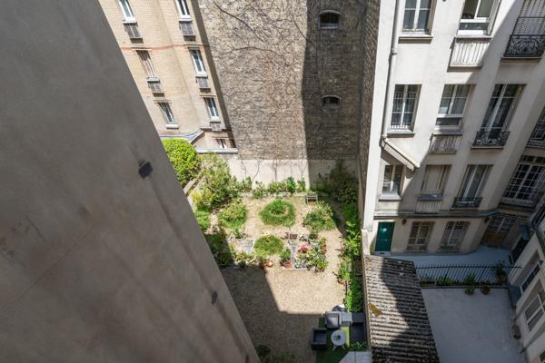 T3 lumineux & impeccable dans une copropriété rénovée & calme proche de tous commerces & transports