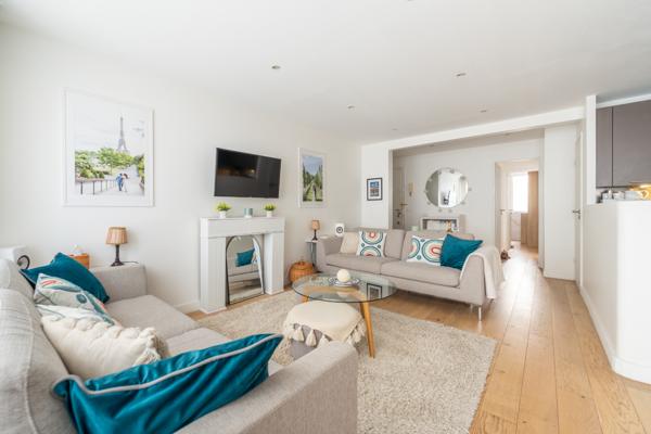 T3 lumineux & impeccable dans une copropriété rénovée & calme proche de tous commerces & transports