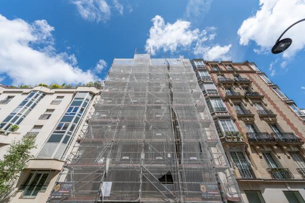 T3 lumineux & impeccable dans une copropriété rénovée & calme proche de tous commerces & transports