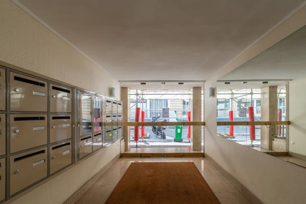 T3 lumineux & impeccable dans une copropriété rénovée & calme proche de tous commerces & transports