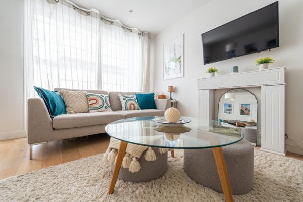 T3 lumineux & impeccable dans une copropriété rénovée & calme proche de tous commerces & transports