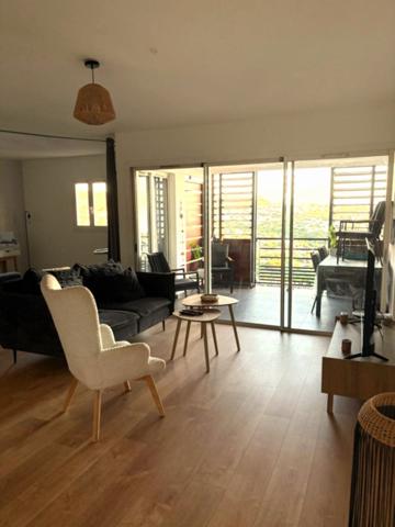 Saint Gilles Les Bains (97434) T4 de 78 m² en très bon état avec magnifique vue mer