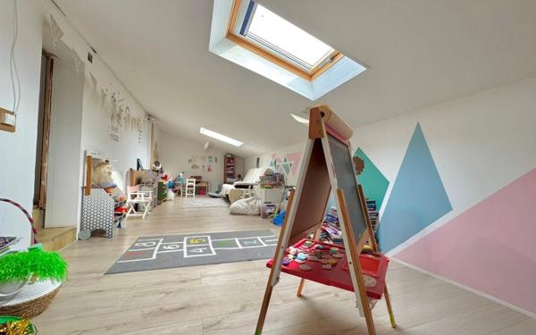 Maison à vendre    7 pièces • 171 m2 Saint-Médard-en-Jalles