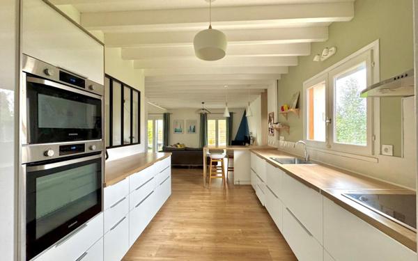 Maison à vendre    7 pièces • 171 m2 Saint-Médard-en-Jalles