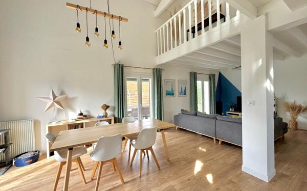 Maison à vendre    7 pièces • 171 m2 Saint-Médard-en-Jalles