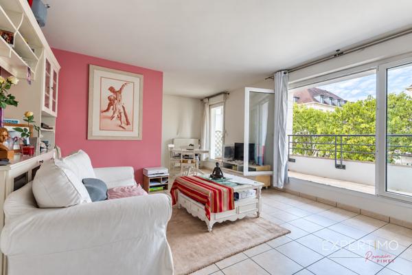 DEUX PIÈCES AVEC TERRASSE – RÉSIDENCE DE STANDING – MONTIGNY VILLAGE - RAVALEMENT FAIT