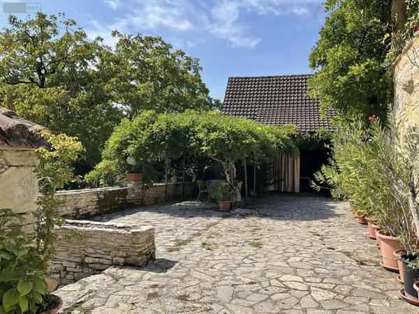 Achat - Maison Gourdon 46300 17 pièces 230 m 2 7 m 2