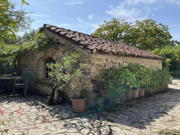 Achat - Maison Gourdon 46300 17 pièces 230 m 2 7 m 2