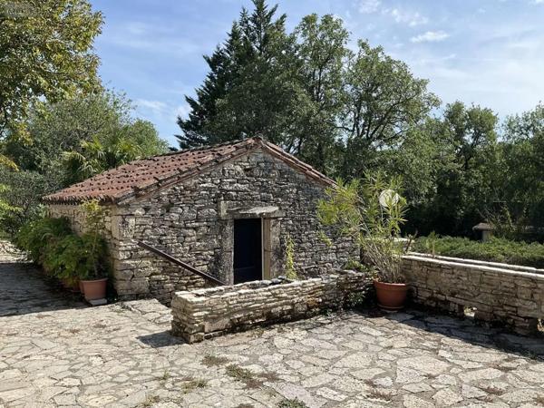 Achat - Maison Gourdon 46300 17 pièces 230 m 2 7 m 2