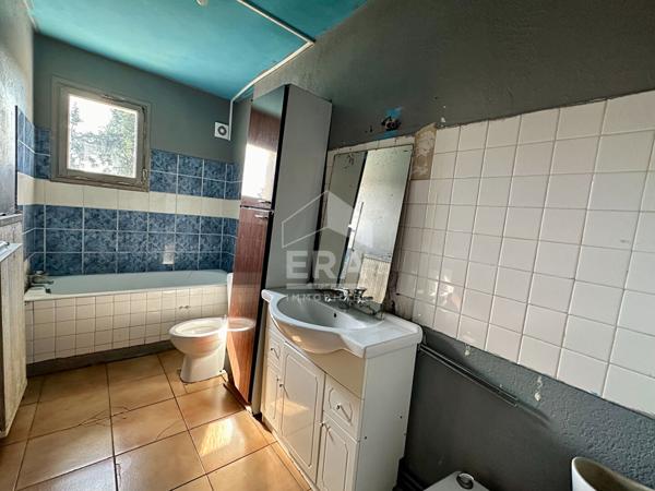 Maison familiale à rénover dans une copropriété bénévole 131.27 m2