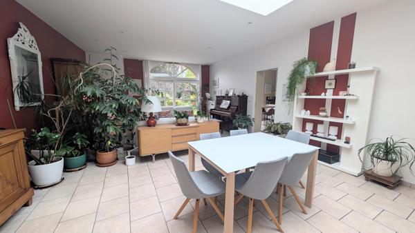 Maison à Lys-lez-Lannoy, 59390 - 6 pièces 191m²