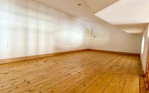 Appartement à vendre    1 pièce • 30,89 m2 Brignoles