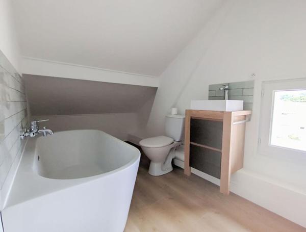 Maison ancienne rénovée sur LONGUESSE