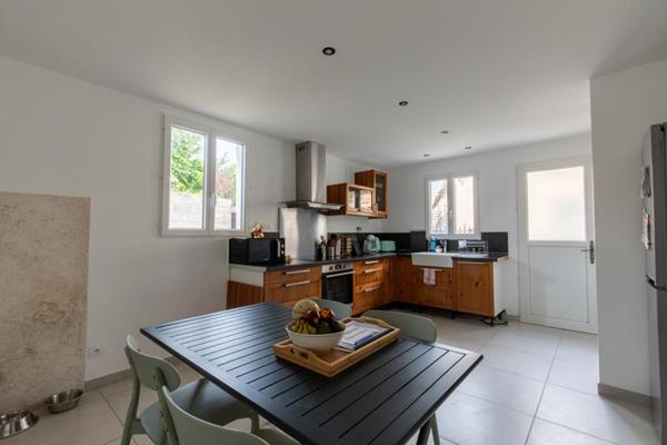 Maison ancienne rénovée sur LONGUESSE