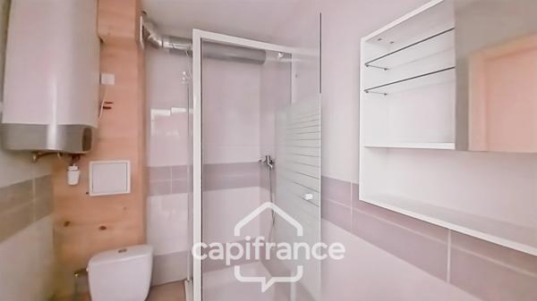 Bagnolet-A vendre studio 18,14 m2 avec terrasse 7 m2-Lumineux-bon état-5mn à pied métro L3 - Proche Montreuil
