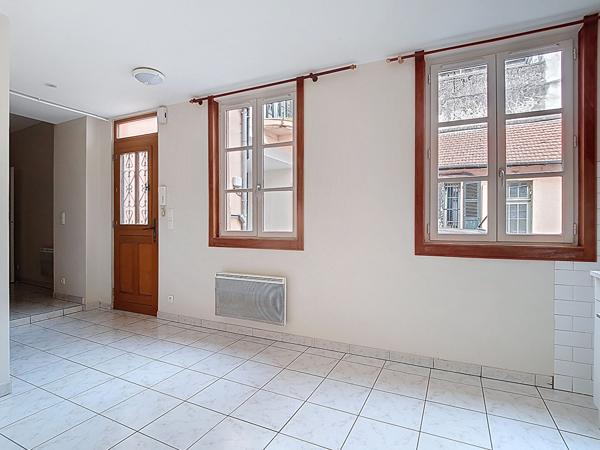 A louer PAU Centre Appartement T1 bis de 29.43 m² en rez-de-chaussée sur cour
