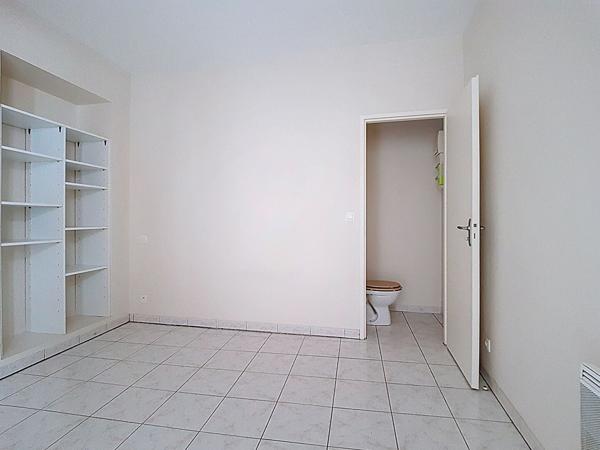 A louer PAU Centre Appartement T1 bis de 29.43 m² en rez-de-chaussée sur cour