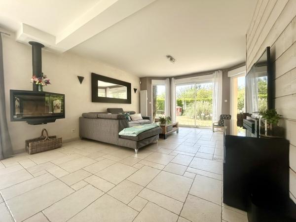 MARCOUSSIS - MAISON FAMILIALE DE CHARME - F7 - 2011 - EXTENSION & PISCINE - JARDIN 1 000M2