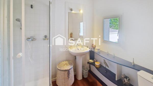 LE HAILLAN : MAISON AU CALME, 4 CHAMBRES, PISCINE, GARAGE