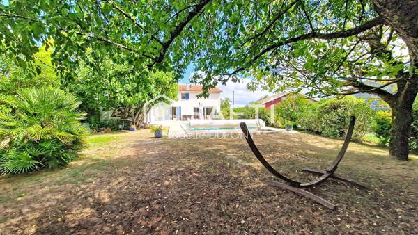 LE HAILLAN : MAISON AU CALME, 4 CHAMBRES, PISCINE, GARAGE