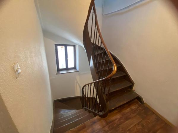 IMMEUBLE-12 PIÈCES -Mulhouse 68100