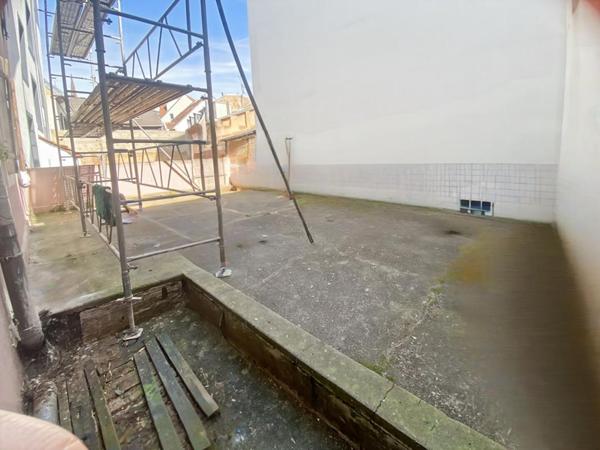 IMMEUBLE-12 PIÈCES -Mulhouse 68100