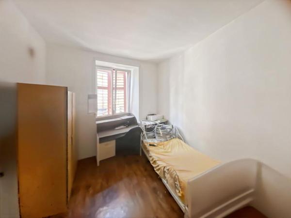 IMMEUBLE-12 PIÈCES -Mulhouse 68100