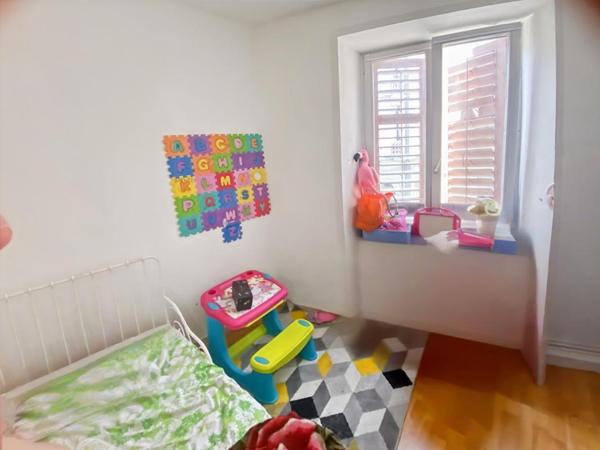 IMMEUBLE-12 PIÈCES -Mulhouse 68100