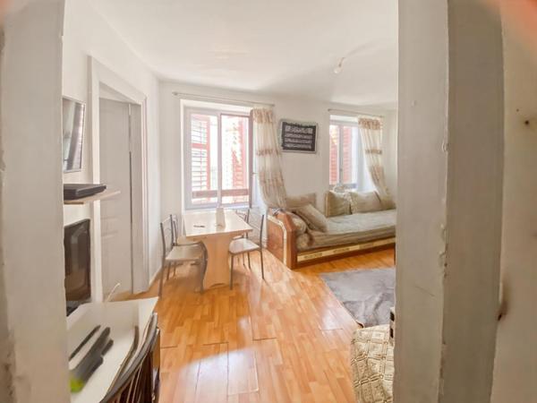 IMMEUBLE-12 PIÈCES -Mulhouse 68100
