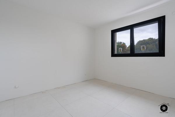 Maison neuve à MAZE de 128 m² 5 pièce(s)