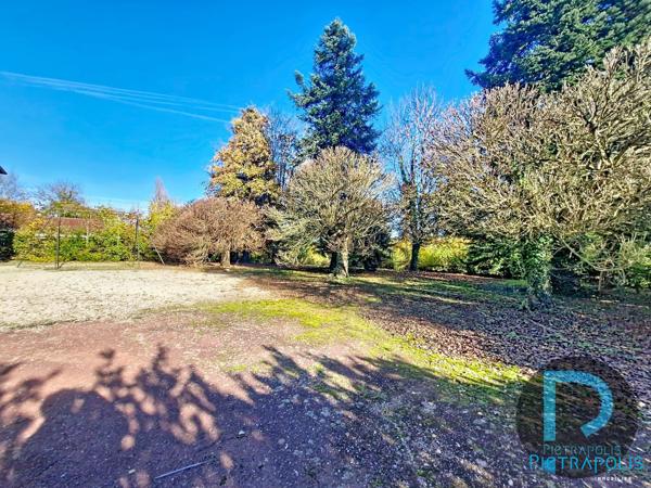 TERRAIN N°3 de 684m2 CONSTRUCTIBLE - centre SAINT TRIVIER S/MOIGNANS