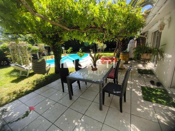 Maison familiale en bon état et parfaitement placée dans le quartier Capeyron