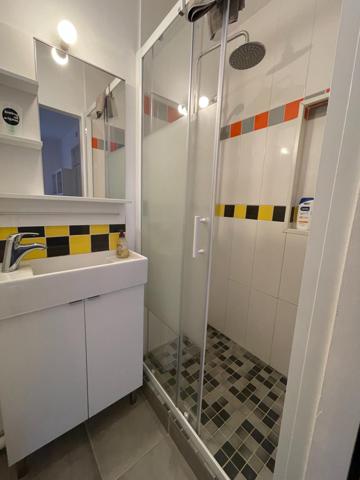 84000 AVIGNON QUARTIER HISTORIQUE APPARTEMENT TRAVERSANT