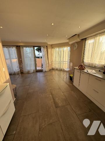 Golfe Juan beau 3 pièces avec vue mer proche du port et des plages à pied