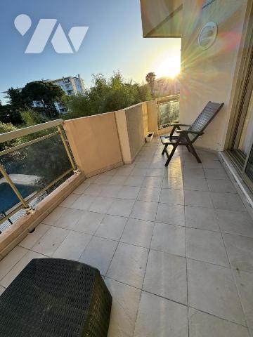 Golfe Juan beau 3 pièces avec vue mer proche du port et des plages à pied