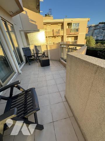 Golfe Juan beau 3 pièces avec vue mer proche du port et des plages à pied