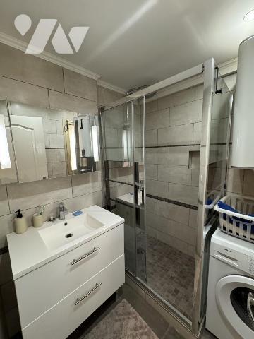 Golfe Juan beau 3 pièces avec vue mer proche du port et des plages à pied