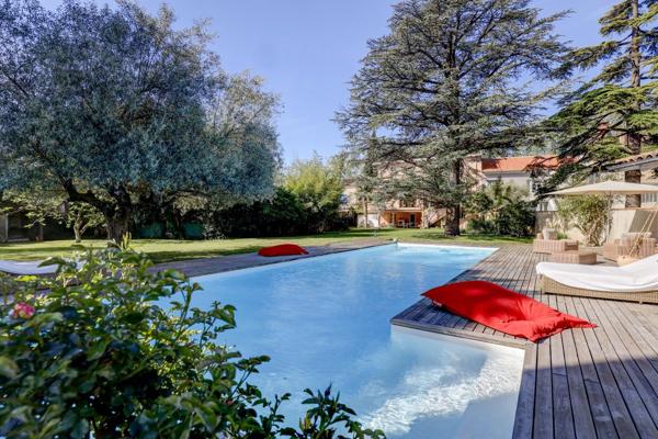 Vente Maison de ville Castres 15 Pièces 385 m²