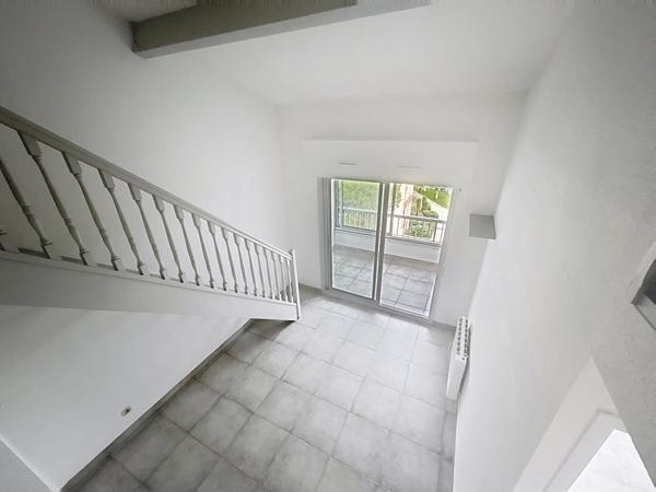 FREJUS appartement type 2+mezzanine+garage, piscine ,tennis