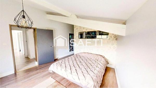 Grande maison rénovée centre Montastruc avec sous sol,piscine NEGOCIABLE !