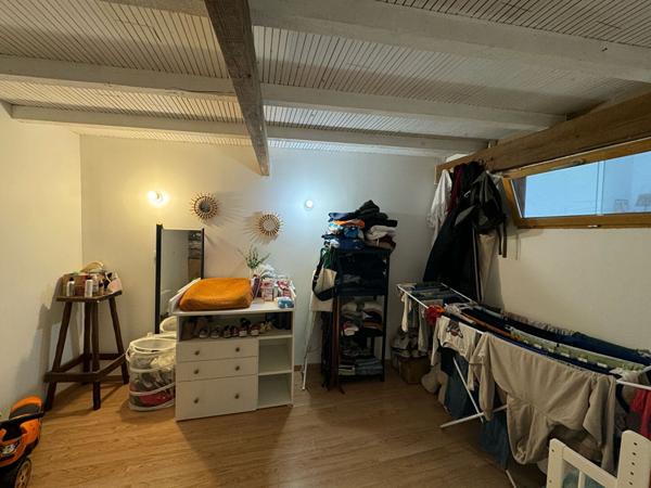 Pennautier maison de village 55 m² circulade garage terrasse climatisation double vitrage velux travaux à prévoir