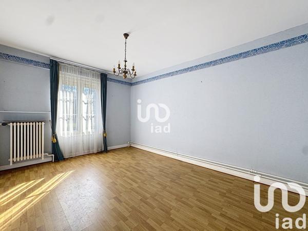 Maison 5 pièces de 144 m² à Vienne-le-Château (51800)