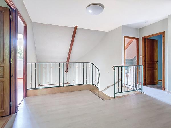 Maison avec vie de plain pied à vendre à Cublac côté la Rivière de Mansac - 5 chambres - Grand sous sol - Jardin arboré