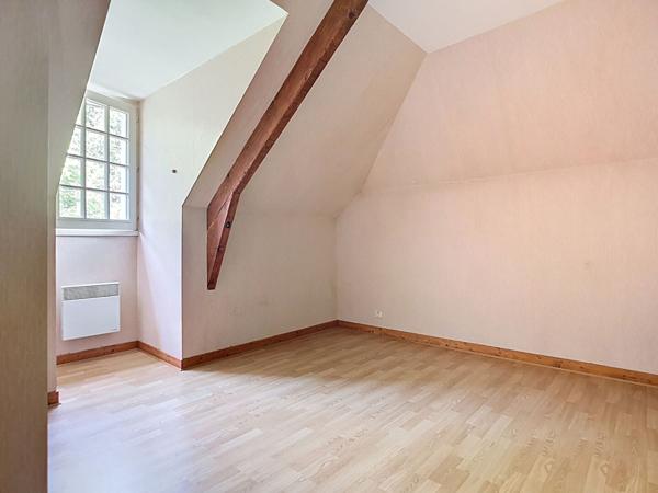 Maison avec vie de plain pied à vendre à Cublac côté la Rivière de Mansac - 5 chambres - Grand sous sol - Jardin arboré