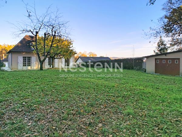 Maison avec vie de plain pied à vendre à Cublac côté la Rivière de Mansac - 5 chambres - Grand sous sol - Jardin arboré