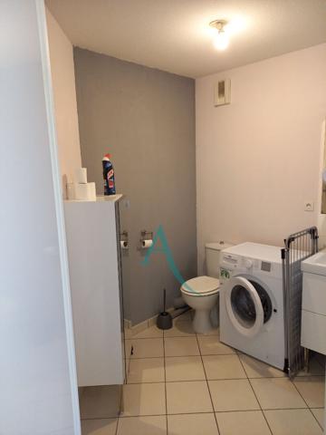 L'ADRESSE VOUS PROPOSE UN CHALEUREUX STUDIO MEUBLE AVEC PARKING PRIVATIF AU PIED DE L'UNIVERSITE