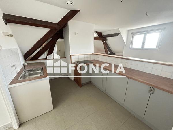 Location Appartement 3 pièces 79.6 m² - ANGLE 9 FBG PIERRE/8 RUE DE MA Charleville Mezieres 08000