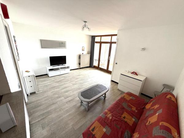 Appartement T1 BIS avec terrasse vue mer